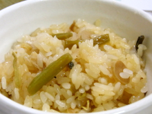 鶏塩や店長の日本一の比内地鶏ブログ-比内地鶏ダシで炊いた山菜おこわ