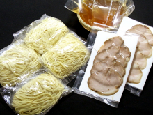 秋田の美味しい食べ方。比内地鶏ショップ名物店長の料理＆釣りブログ-比内地鶏と桃豚の冷やし中華そば