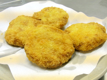 秋田の美味しい食べ方。比内地鶏ショップ名物店長の料理＆釣りブログ-比内地鶏メンチカツレシピ５