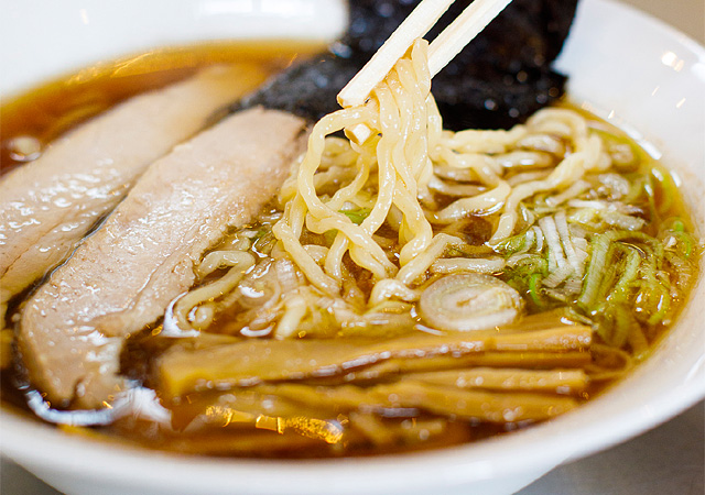 琴平荘と比内地鶏専門店のコラボラーメン